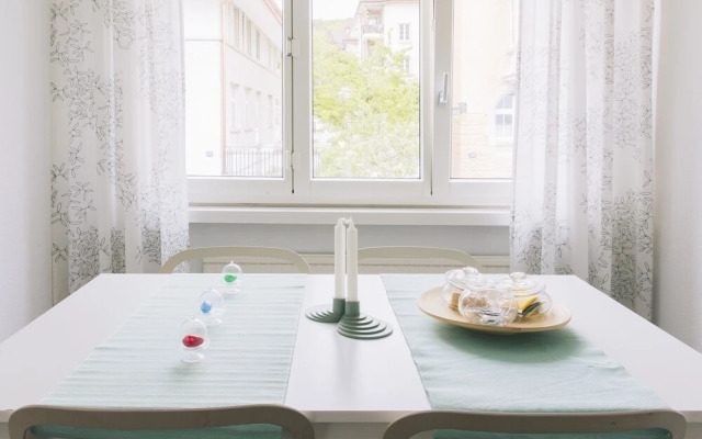 Elegant Apartment with POCKET WIFI !!!