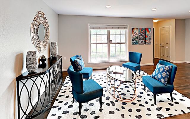 3BR 2BA Remodeled Rosedale House by RedAwning