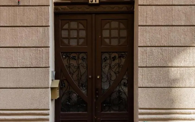 Opera Apartment with Garage, 2BR & 2BTH, AC