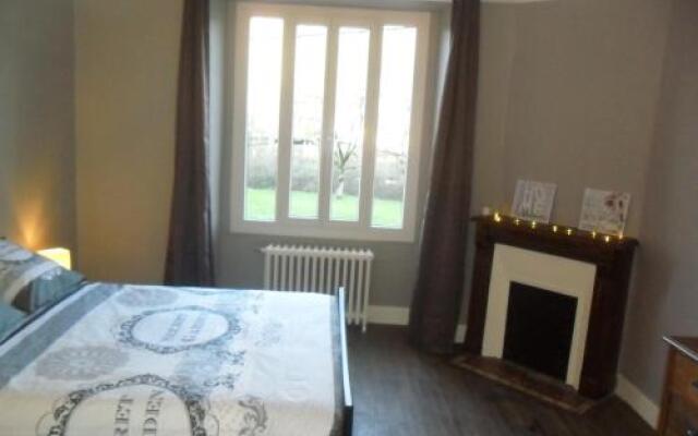 Le Village Des Glycines