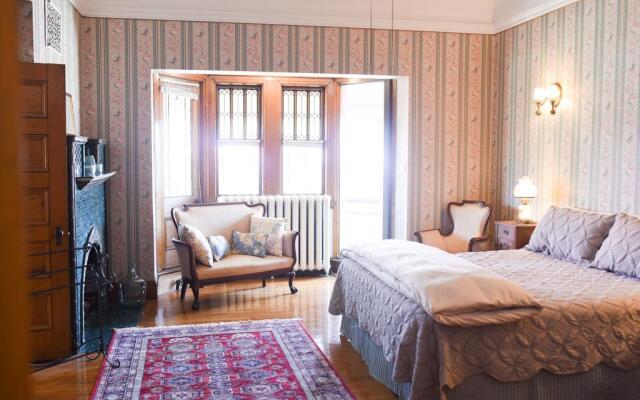 Château la Motte Guest House