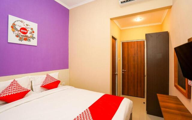 Hotel O Surabaya near Surabaya Town Square formerly Kupang Gunung Residence