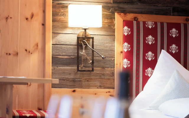 Hotel Alpenstolz