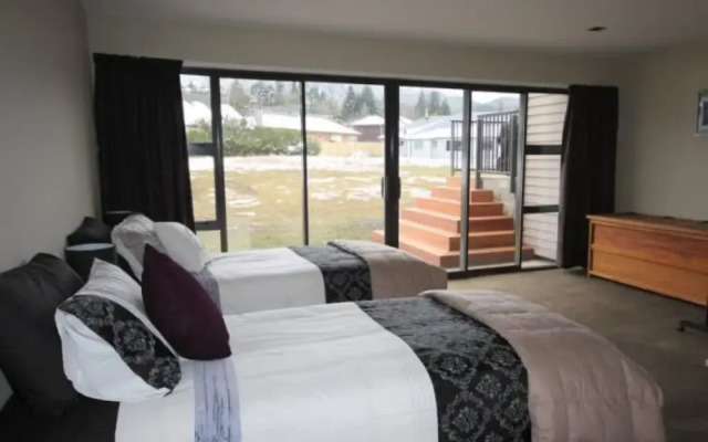 20 Rutherford Crescent