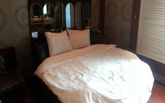 Valentine Hotel