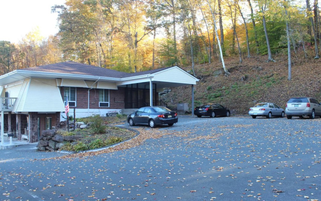 Passport Inn and Suites