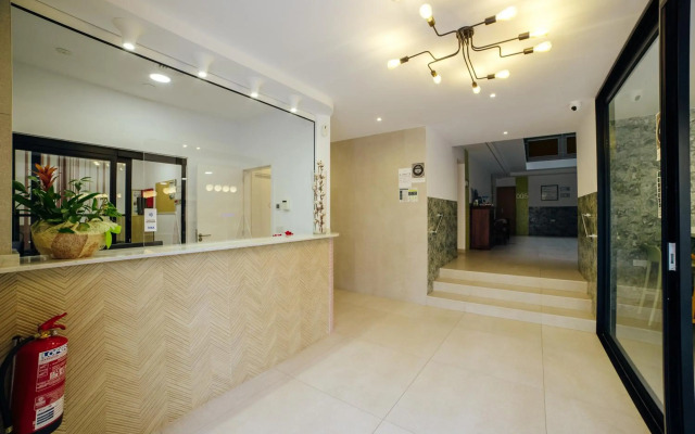 Apartamentos Palm Court