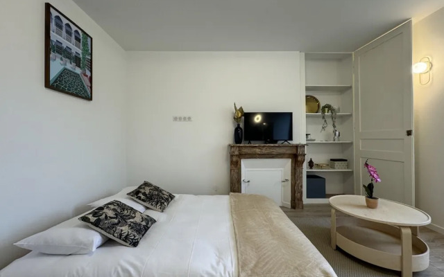 Stylish Stay in Central Le Mans