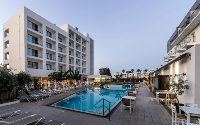 Anemi Hotel & Suites