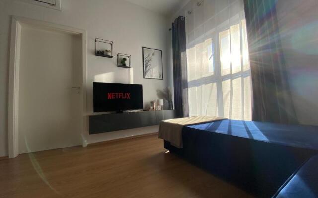 Cozy Apt in Mangalem21 Wifi/Ac/Netflix