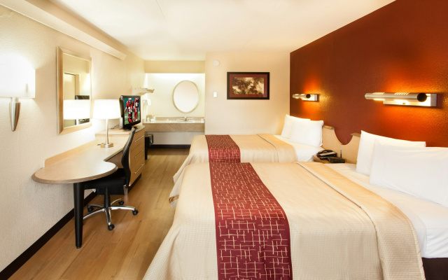 Red Roof Inn Louisville East - Hurstbourne