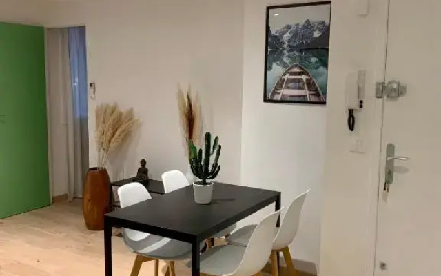 Superbe T3 séjour Marseille Clim 2 balcons Timone