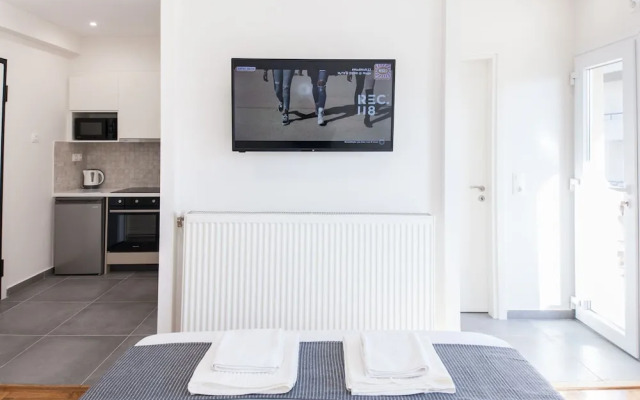 Stylish New Paradise for 2 in Marousi