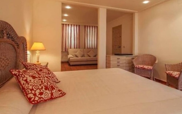 Spacious Holiday Home in Isla de Tabarca With Patio