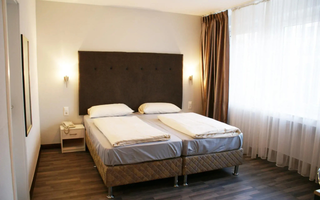 Bahn Hotel