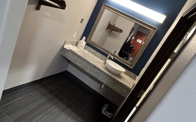 Regency INN & Suites