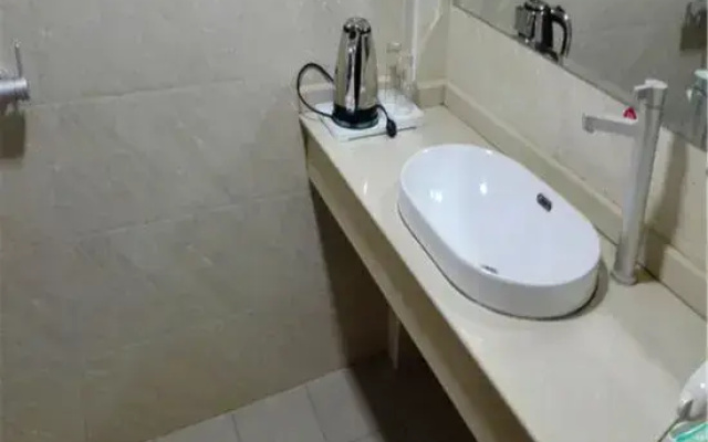 Yuyang Julong Hotel