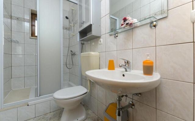 Studio apartment Lemar - parking and barbecue: SA3 Bol, Island Brac