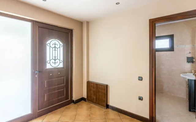 Graceful Villa in Raches Fthiotidos With Patio