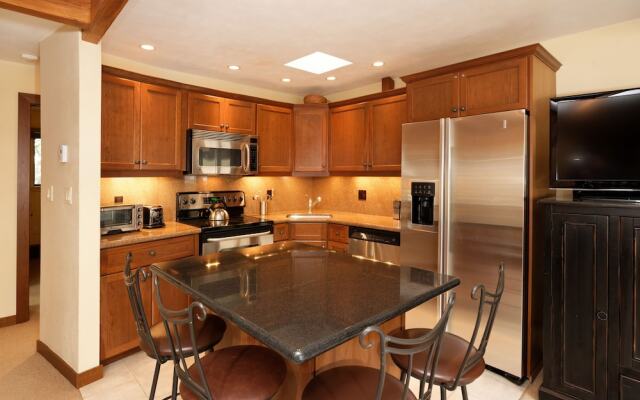 Aspen Townhouse East Unit 7