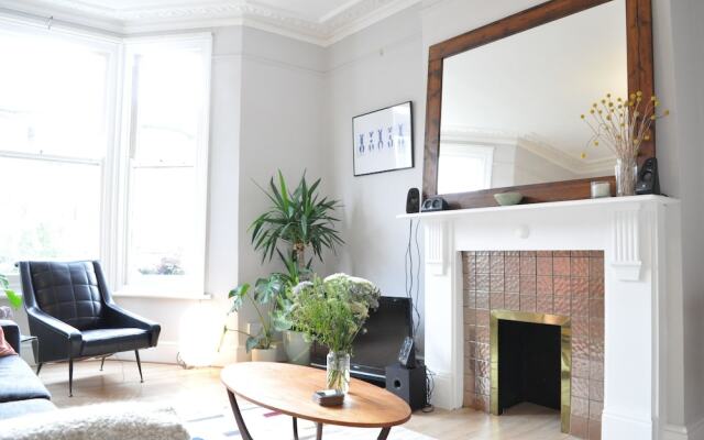 2 Bedroom Flat With Garden in New Cross