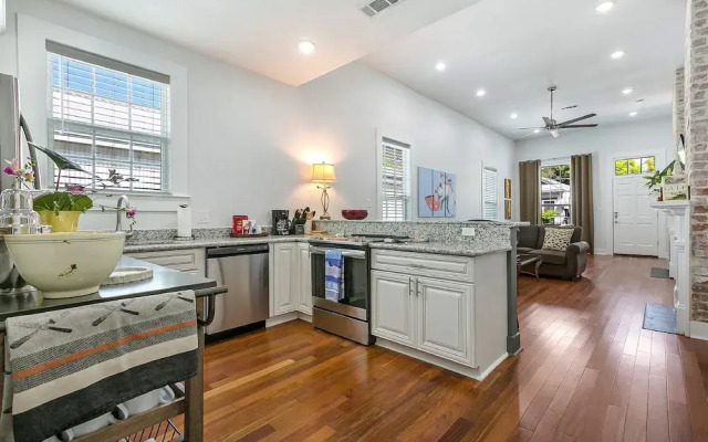 Spacious 5 Bedroom Near Magazine St & Uptown