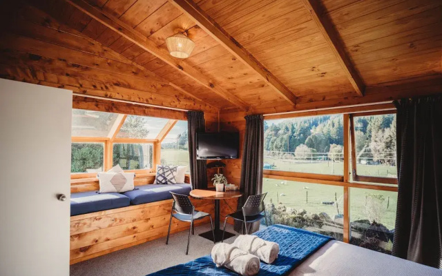 Paradise Valley Lodge