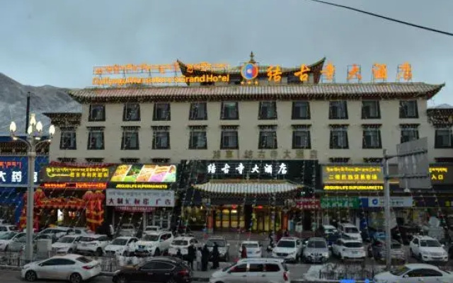 Yushu jiegu temple hotel