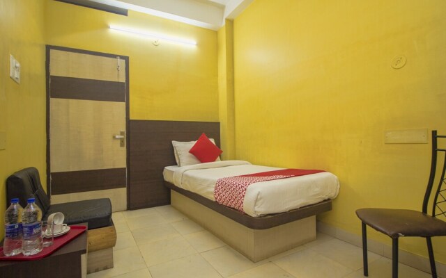 OYO 13521 Sudhriti Hotel