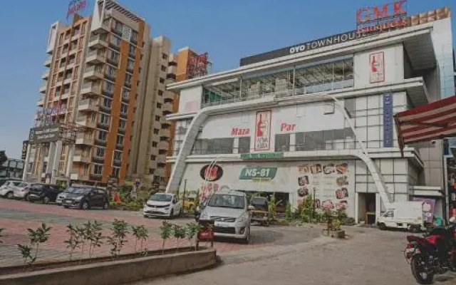 OYO Townhouse 100 Somani TC