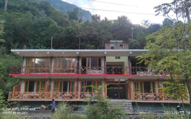 Kamal Guest House Tirthan by OYO
