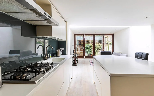 Beautiful Modern 4BR House in Central London