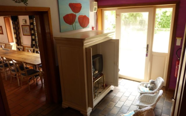 Charming Holiday Home in Hondschoote With Terrace