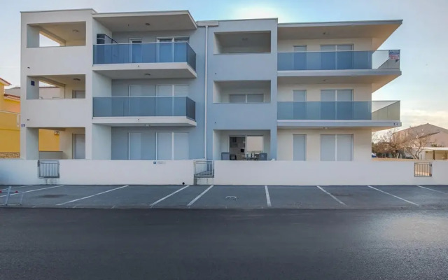 Amazing Apartment in Nin With 2 Bedrooms and Wifi