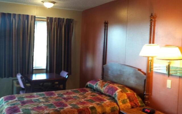 Carefree Inn Flatonia