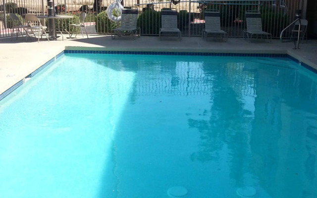 Sonesta Simply Suites Phoenix Glendale