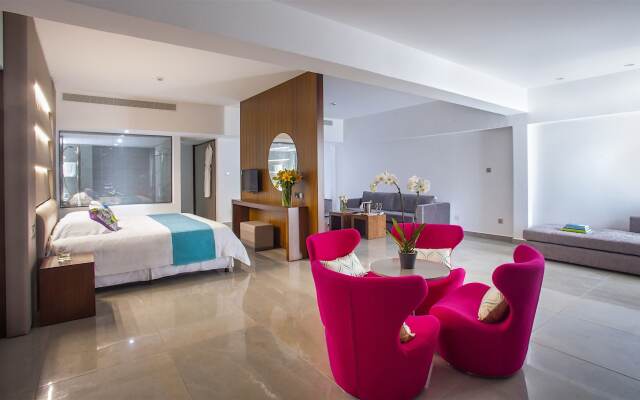 King Evelthon Beach Hotel & Resort