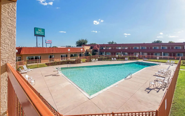 Budget Host Inn & Suites