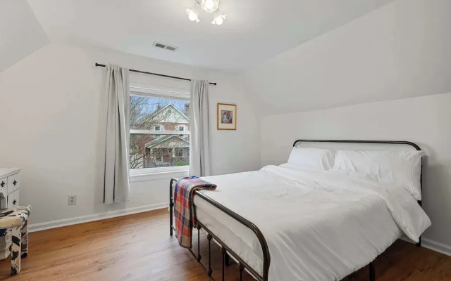 Morrill Modern Retreat Desirable Marion Village!