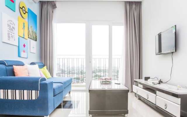 Riverside Apartment in Monarchy Apartment