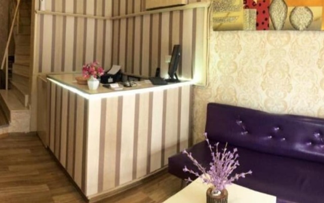 Otel B