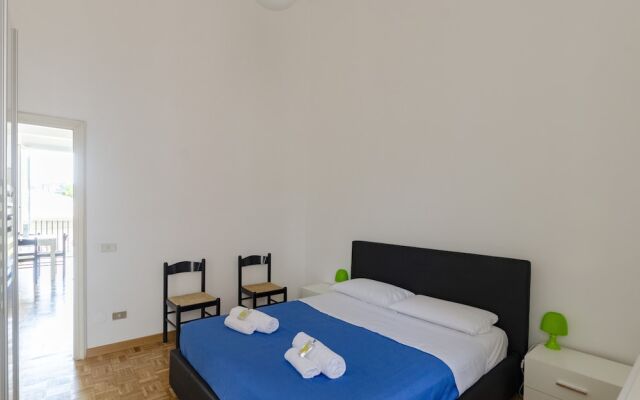 JOIVY Kiosk Opera House