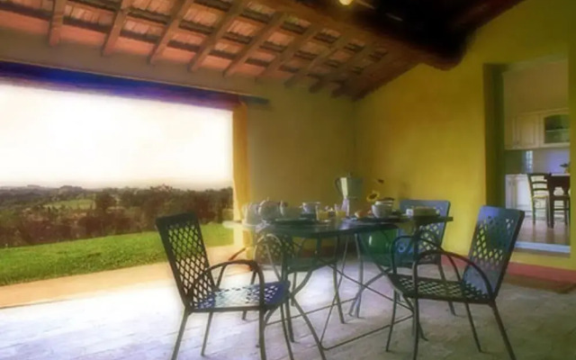 Sun-kissed Apartment in Castelfiorentino With Swimming Pool