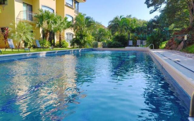 The Oaks Tamarindo Condominiums 200 mbs Internet
