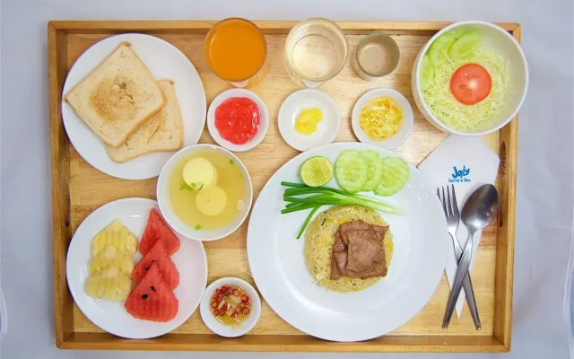 Jolly Suites Petkasem