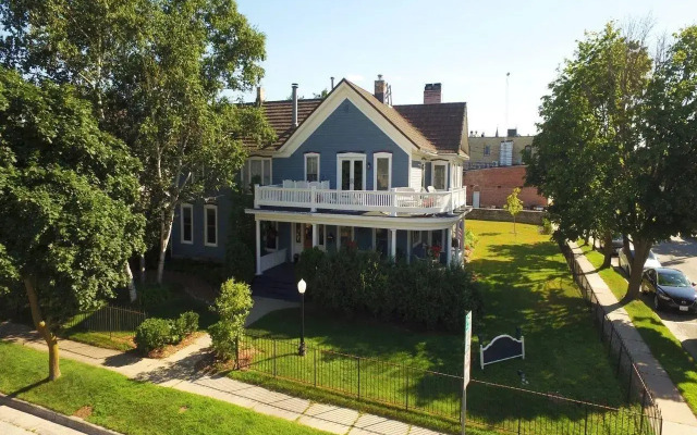 Diplomat Bed & Breakfast