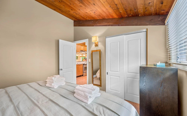 Alpine Court Chalet 4 Bedroom Home