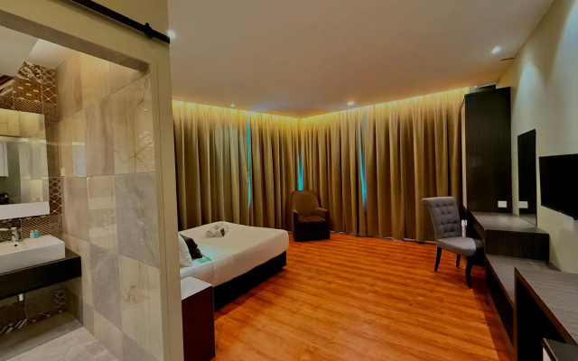 Stirling Suites