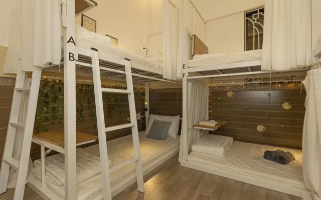The Art - Nice To Home Saigon - Hostel