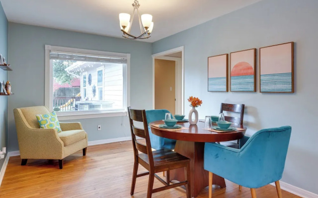 Near Beach & Attractions: Home in Galveston!